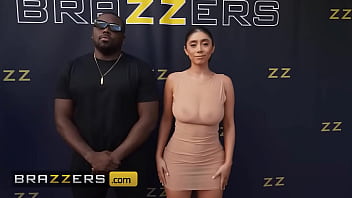 Violet Myers Paparazilere Göt Deliğini Açık Açık Gösteriyor