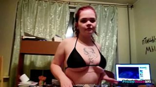 Şişman Rus Kızına Delicesine Sikiş
