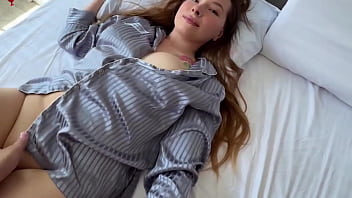 Evde Çekilmiş Doğal Ve Tutkulu Amatör Çift Seks