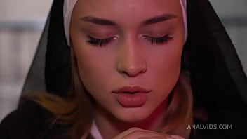 Rahibe Loren Strawberry’nin Ruhunun Derinliklerinden Fışkıran şeytani Bir şehvetle Uyanış! Delik Delik Geçen Anal Lanet Nrx134