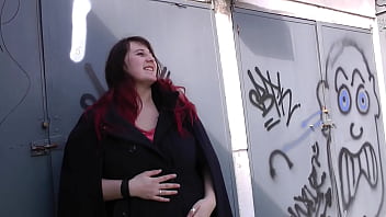 Açgözlü Ssbbw Domi’nin Acı Dolu Ilk Sevişme Deneyimi