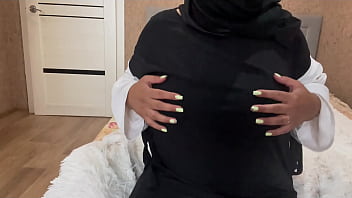 Çıplak Kalçalarla Sallanan Arap Yıldız Jasmine