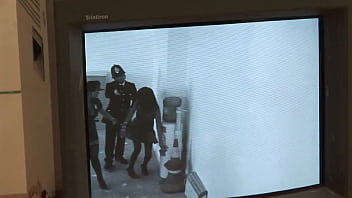 Kat Lee’nin Sıcak Ön Sevişmenin Ardından Memur Jan’la Kıvrım Kıvrım Arkadan Alışı