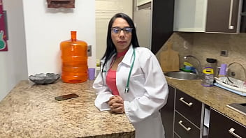 Üvey Anne Doktor Yanlış Hapı Verince Üvey Oğlunun Sertleşmiş Aletiyle Başbaşa Kaldı