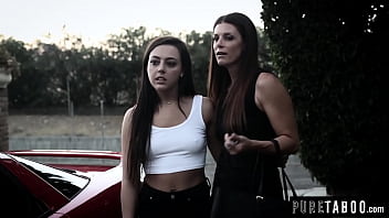 Üvey Anne India Summer Üvey Kardeşlerle Çılgın Bir Üçlü Yapıyor
