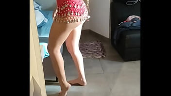 Ateşli Arap Dansıyla Bedenini Sana Sunuyorum