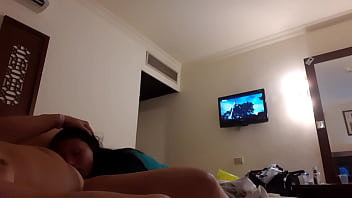 Otel Odasında Kız Arkadaşımın Ağzını Becerdim – Lezbiyen Yalancı Kızlar